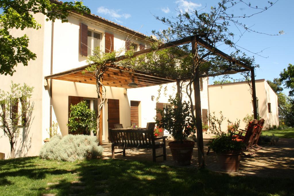 Agriturismo La Barca Nel Bosco Rosciano (Marche) Exterior foto