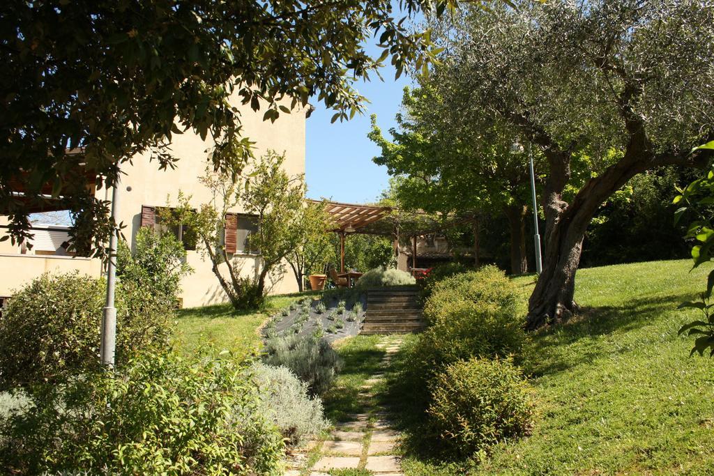 Agriturismo La Barca Nel Bosco Rosciano (Marche) Exterior foto